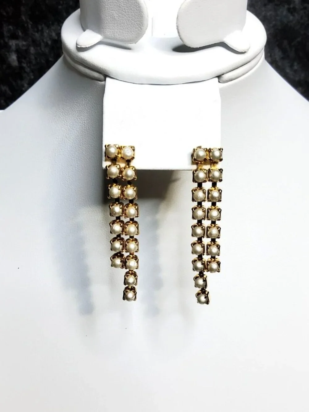 vintage gold tone faux pearl lined drop/dangle earrings